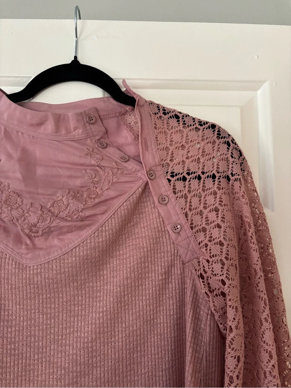 Free People XS Pink Lace Embroidered Thermal Long Sleeve Boho Top - Like New